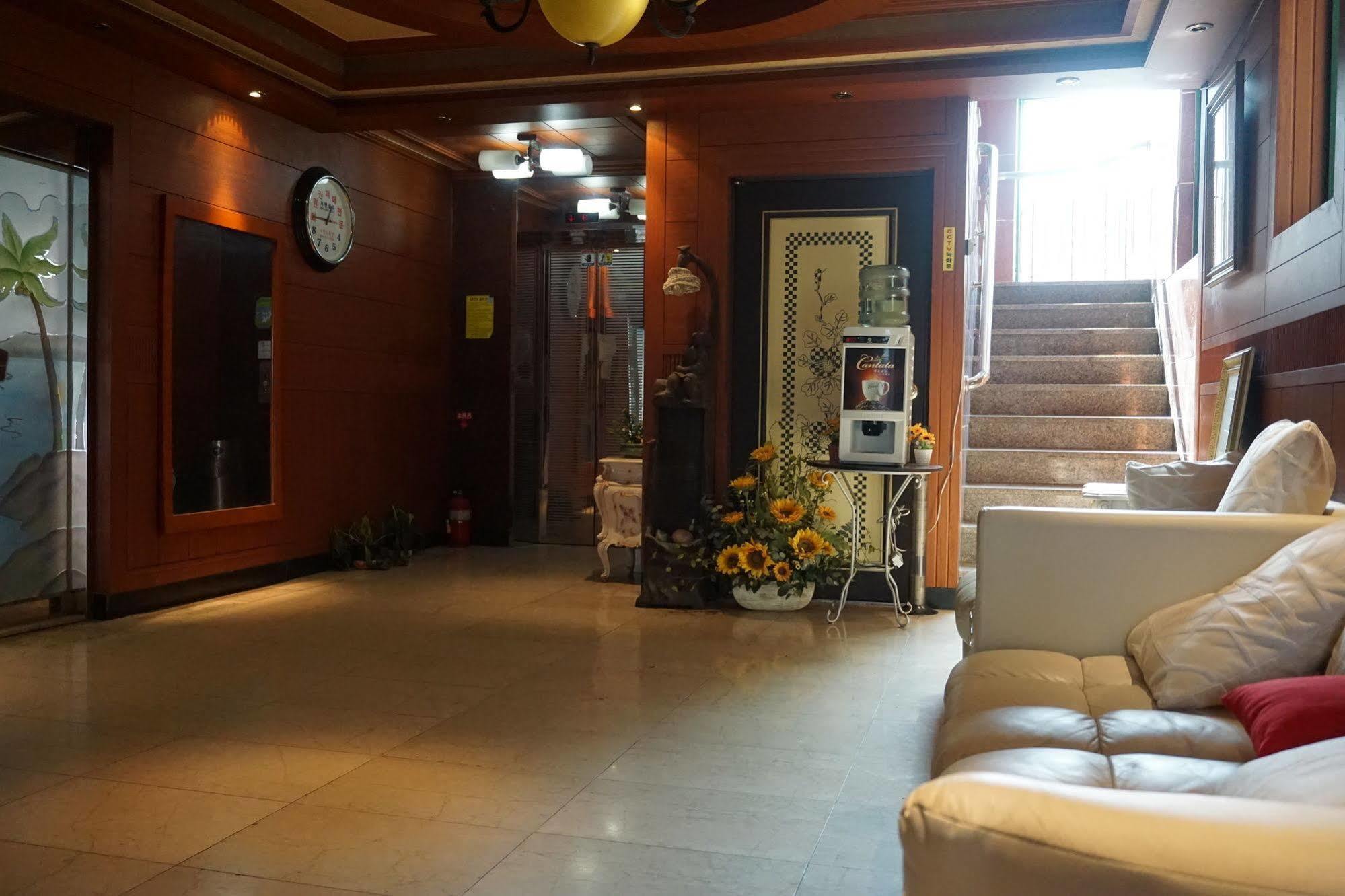 Picasso Motel Haeundae Busan Ngoại thất bức ảnh